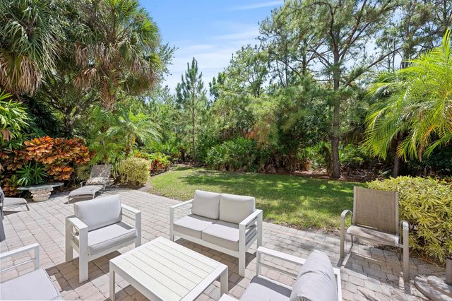1043 Vintner Boulevard, Palm Beach Gardens, FL 33410