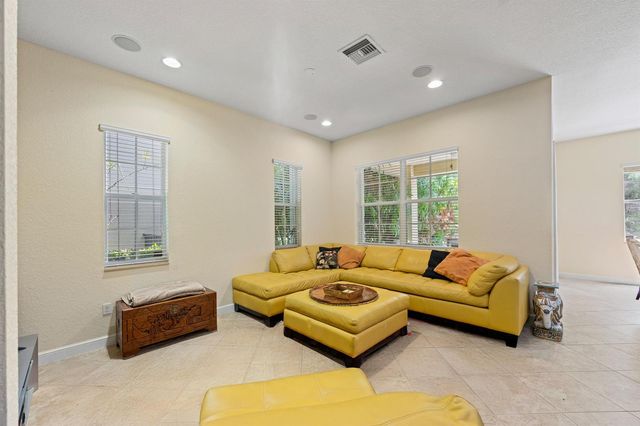 1043 Vintner Boulevard, Palm Beach Gardens, FL 33410