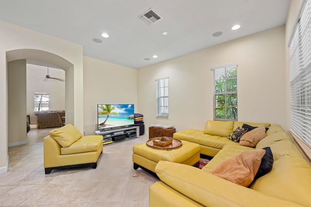 1043 Vintner Boulevard, Palm Beach Gardens, FL 33410