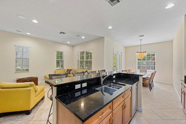 1043 Vintner Boulevard, Palm Beach Gardens, FL 33410