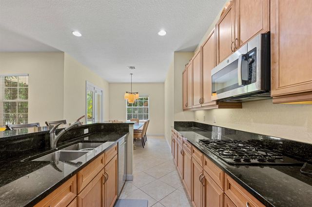 1043 Vintner Boulevard, Palm Beach Gardens, FL 33410