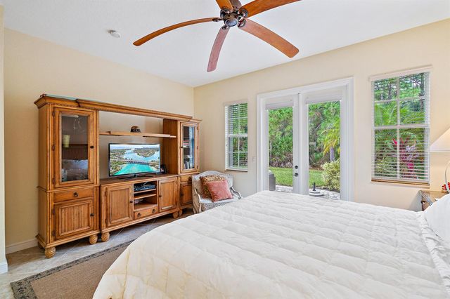 1043 Vintner Boulevard, Palm Beach Gardens, FL 33410