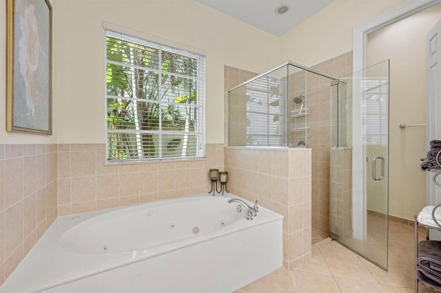 1043 Vintner Boulevard, Palm Beach Gardens, FL 33410