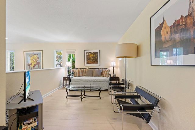 1043 Vintner Boulevard, Palm Beach Gardens, FL 33410