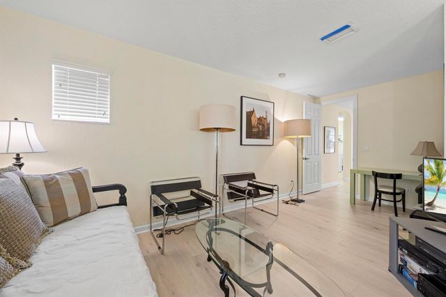 1043 Vintner Boulevard, Palm Beach Gardens, FL 33410