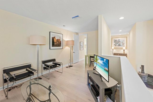 1043 Vintner Boulevard, Palm Beach Gardens, FL 33410