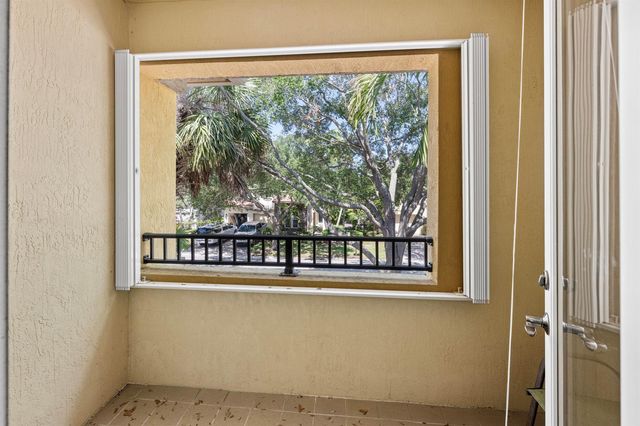 1043 Vintner Boulevard, Palm Beach Gardens, FL 33410