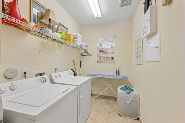 1043 Vintner Boulevard, Palm Beach Gardens, FL 33410