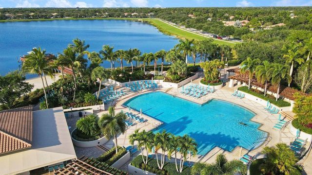 1043 Vintner Boulevard, Palm Beach Gardens, FL 33410