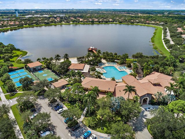 1043 Vintner Boulevard, Palm Beach Gardens, FL 33410