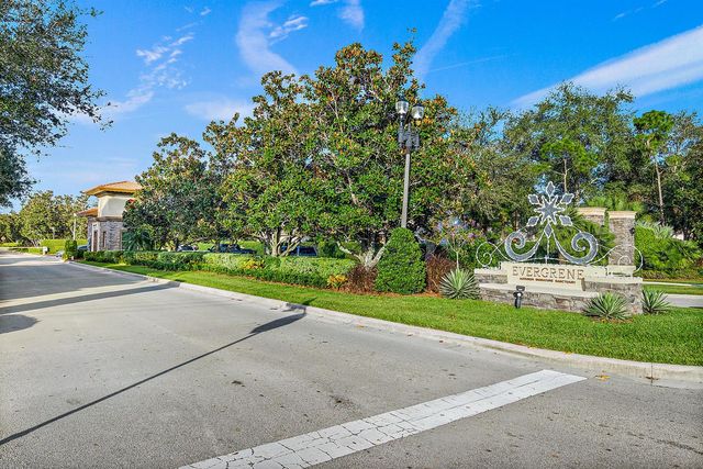 1043 Vintner Boulevard, Palm Beach Gardens, FL 33410