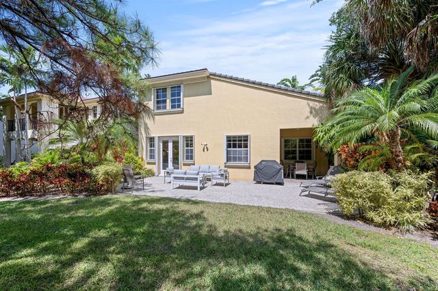1043 Vintner Boulevard, Palm Beach Gardens, FL 33410