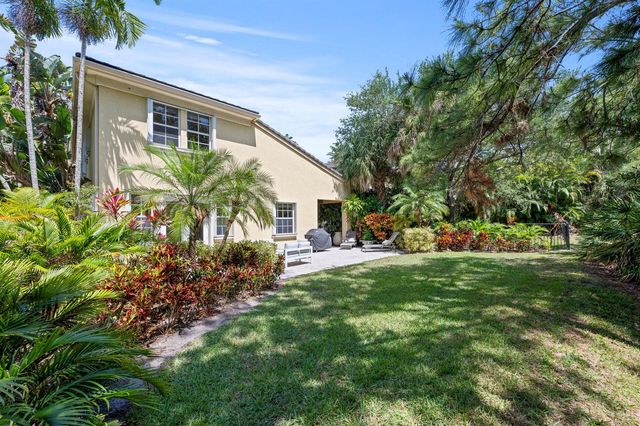 1043 Vintner Boulevard, Palm Beach Gardens, FL 33410