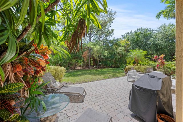 1043 Vintner Boulevard, Palm Beach Gardens, FL 33410