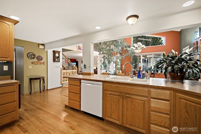 19810 98th Avenue NE, Bothell, WA 98011