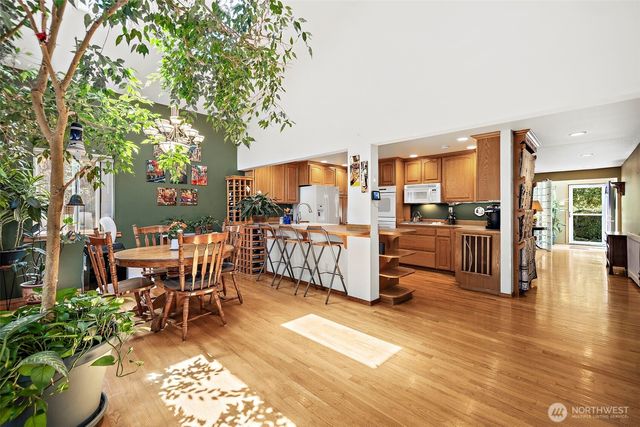 19810 98th Avenue NE, Bothell, WA 98011