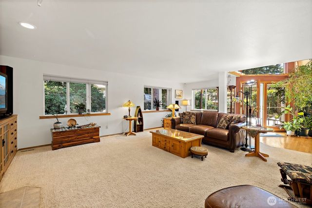 19810 98th Avenue NE, Bothell, WA 98011
