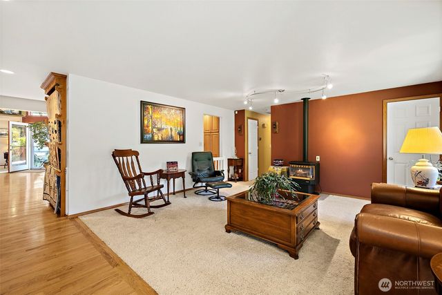 19810 98th Avenue NE, Bothell, WA 98011