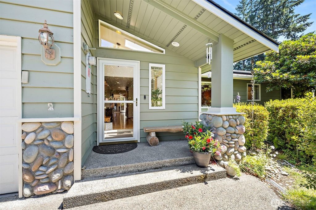 19810 98th Avenue NE, Bothell, WA 98011