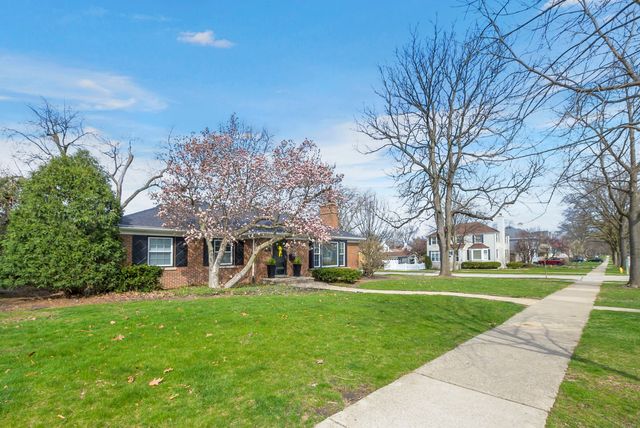 700 S Catherine Avenue, La Grange, IL 60525