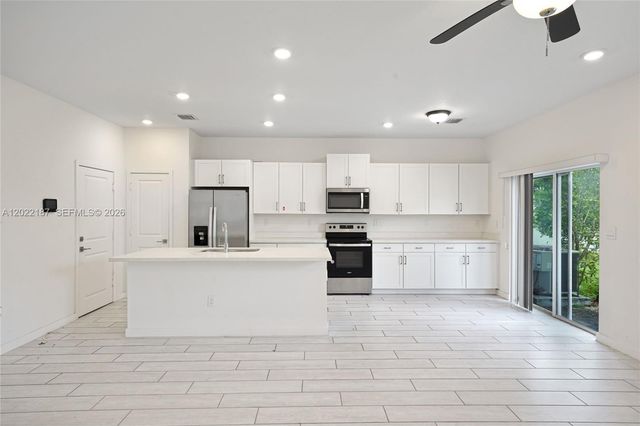 763 SE 17th St, Homestead, FL 33034
