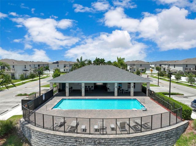 763 SE 17th St, Homestead, FL 33034