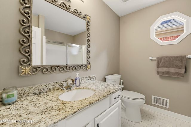 8406 Oxford Woods Ct, Louisville, KY 40222