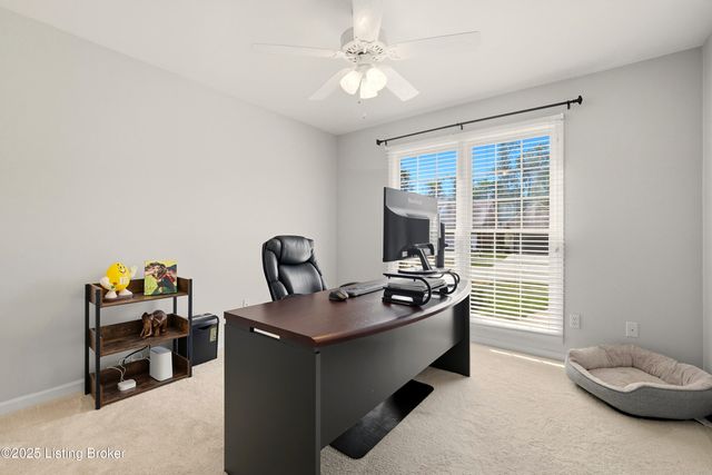 8406 Oxford Woods Ct, Louisville, KY 40222