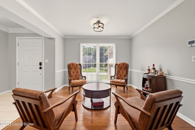 8406 Oxford Woods Ct, Louisville, KY 40222