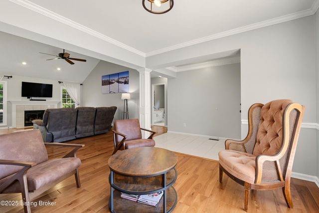 8406 Oxford Woods Ct, Louisville, KY 40222