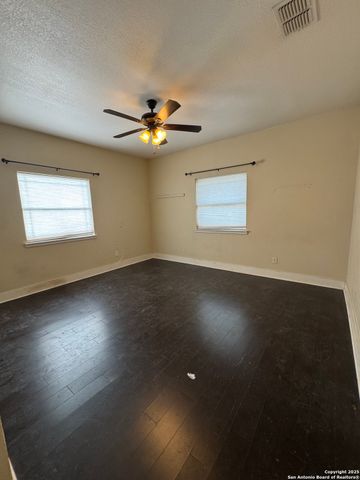 407 N Fort St, Brackettville, TX 78832