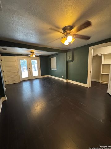 407 N Fort St, Brackettville, TX 78832