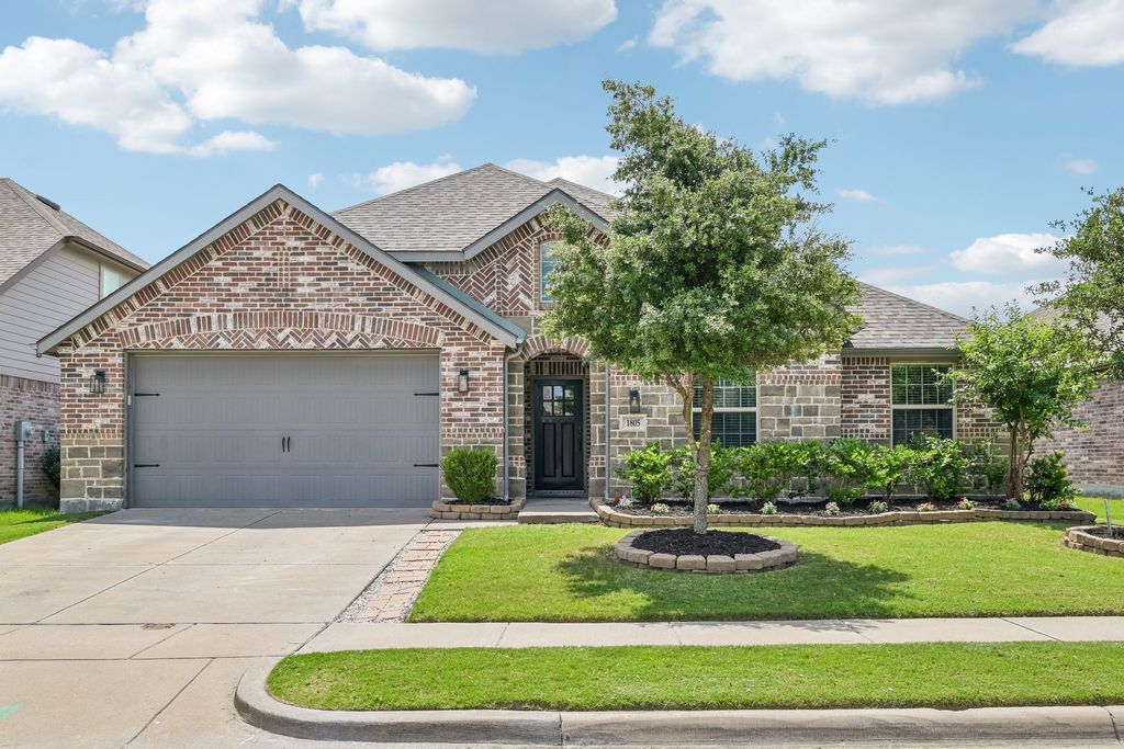 1805 Huntsman Way, Forney, TX 75126