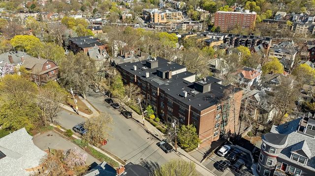 127 Winthrop Rd 6A, Brookline, MA 02445