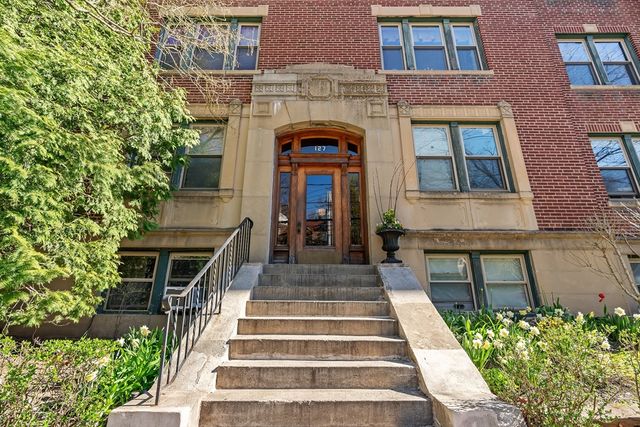 127 Winthrop Rd 6A, Brookline, MA 02445