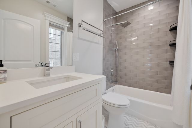 7739 Kenton Avenue, Skokie, IL 60076