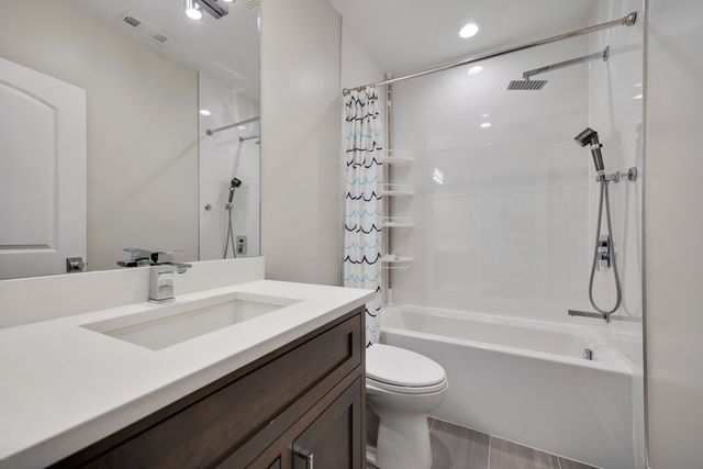 7739 Kenton Avenue, Skokie, IL 60076