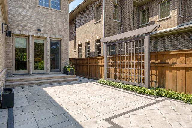 7739 Kenton Avenue, Skokie, IL 60076