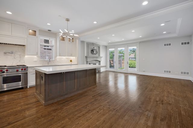 7739 Kenton Avenue, Skokie, IL 60076