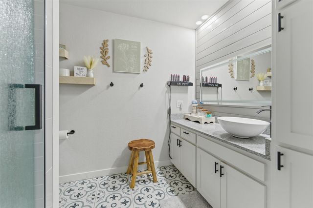 706 Hilltop Drive, Weatherford, TX 76086