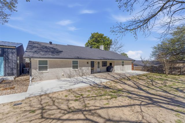 706 Hilltop Drive, Weatherford, TX 76086