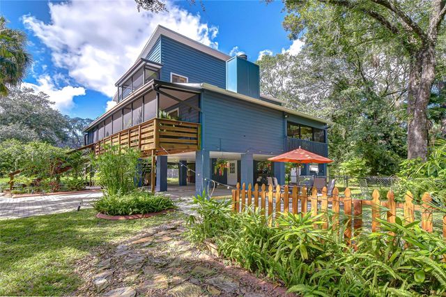 8614 HIBISCUS DRIVE, Tampa, FL 33637