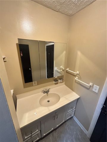 527 Stokes Ave, N Braddock, PA 15104