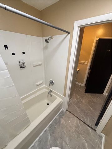 527 Stokes Ave, N Braddock, PA 15104