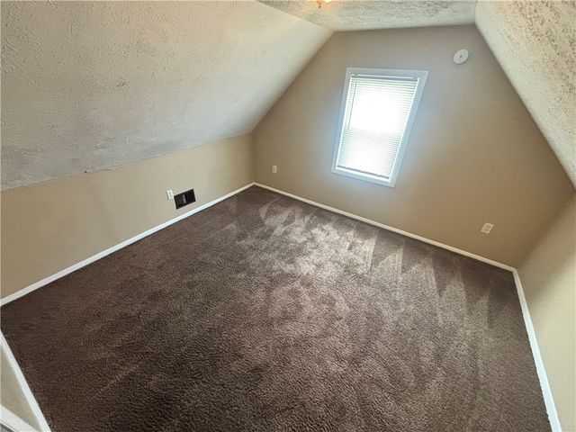 527 Stokes Ave, N Braddock, PA 15104