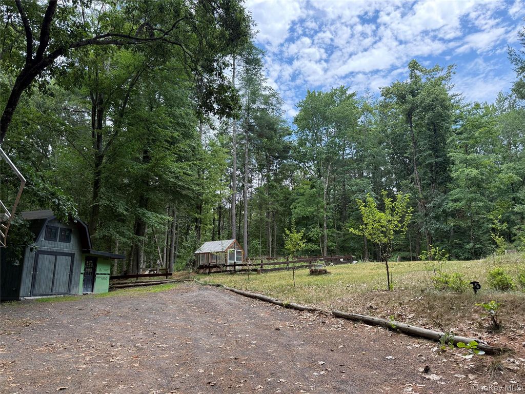 124 Davis Road, Tillson, NY 12486