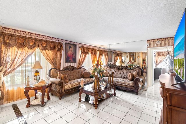4996 Sable Pine Circle A1, West Palm Beach, FL 33417