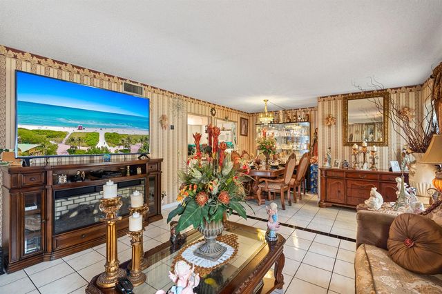 4996 Sable Pine Circle A1, West Palm Beach, FL 33417