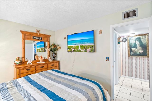 4996 Sable Pine Circle A1, West Palm Beach, FL 33417