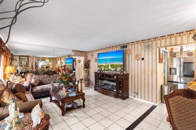 4996 Sable Pine Circle A1, West Palm Beach, FL 33417